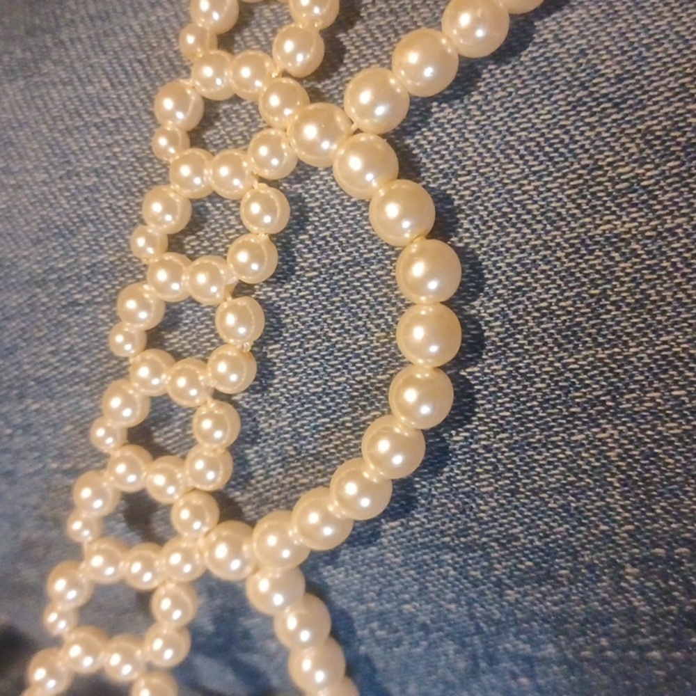 VINTAGE Faux Pearl Bead  Choker Necklace w/ Scalloped Edges